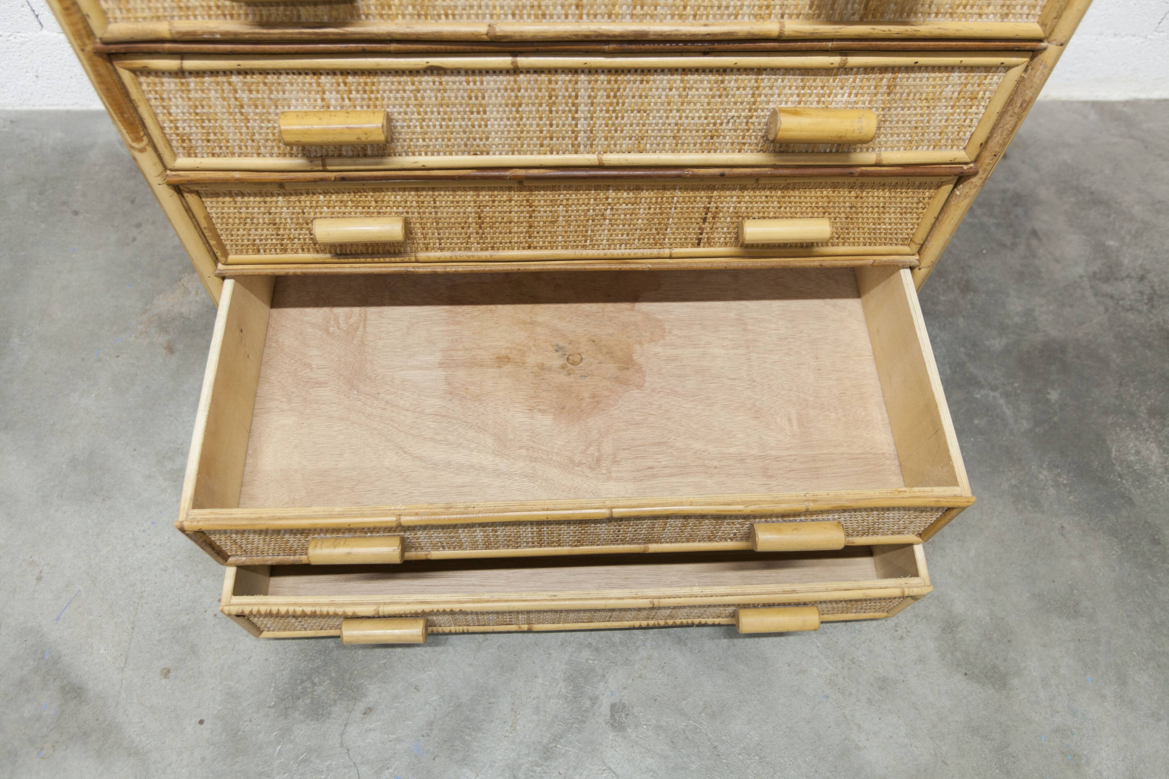 Rattan chest of drawers with 5 drawers from the 1970s.