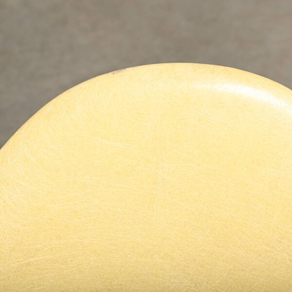 Fauteuil à bras MAX en parchemin avec bord en corde de Charles et Ray Eames, Herman Miller, 1951.
