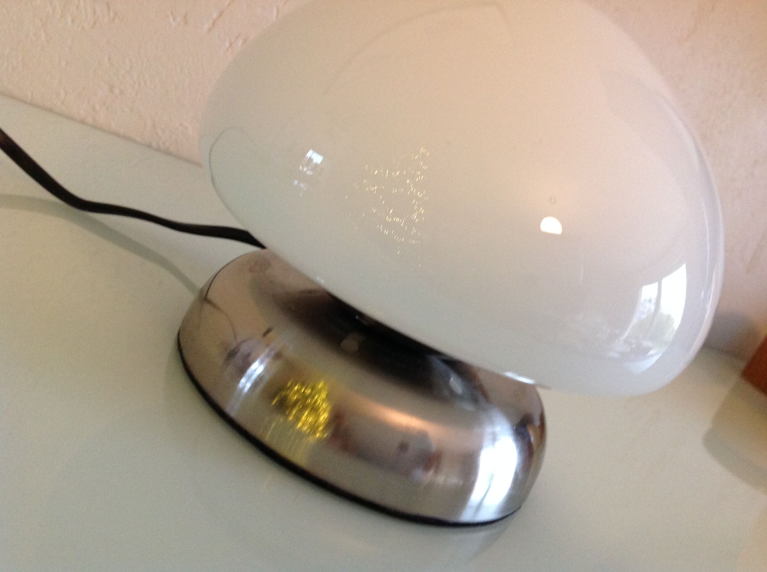 Bedside lamp in white opaline and chromed metal, 70s-80s