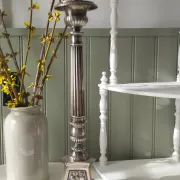 Ancien pique-cierge d'église en métal argenté