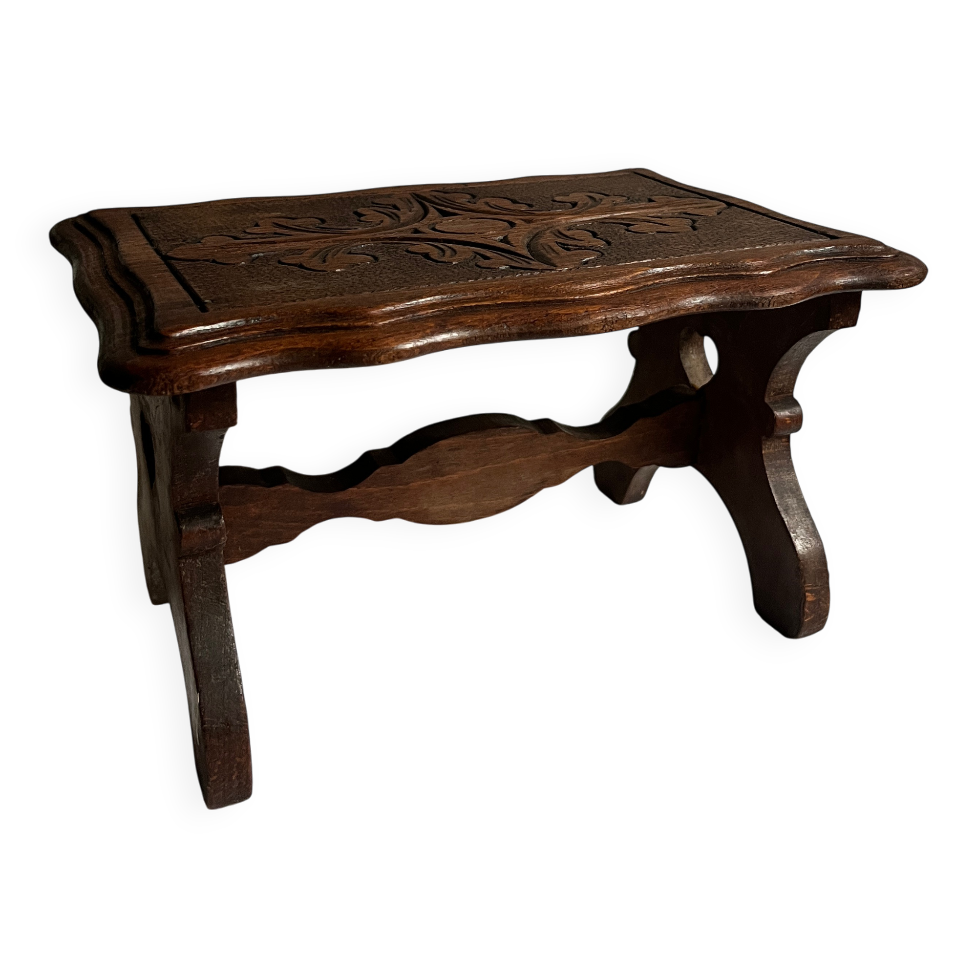 Marche pieds en bois sculpté