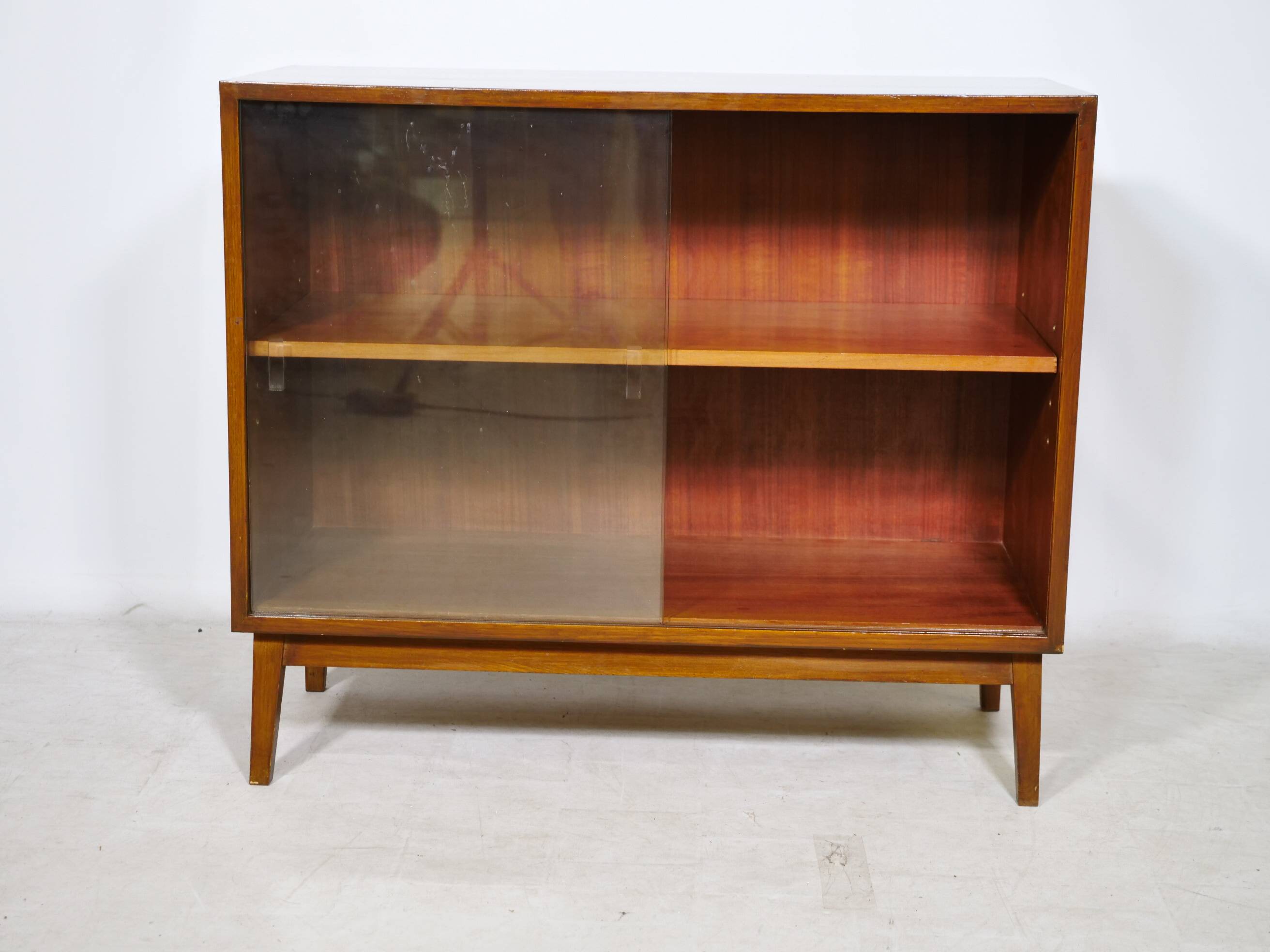 Buffet vitrine en teck des années 1960