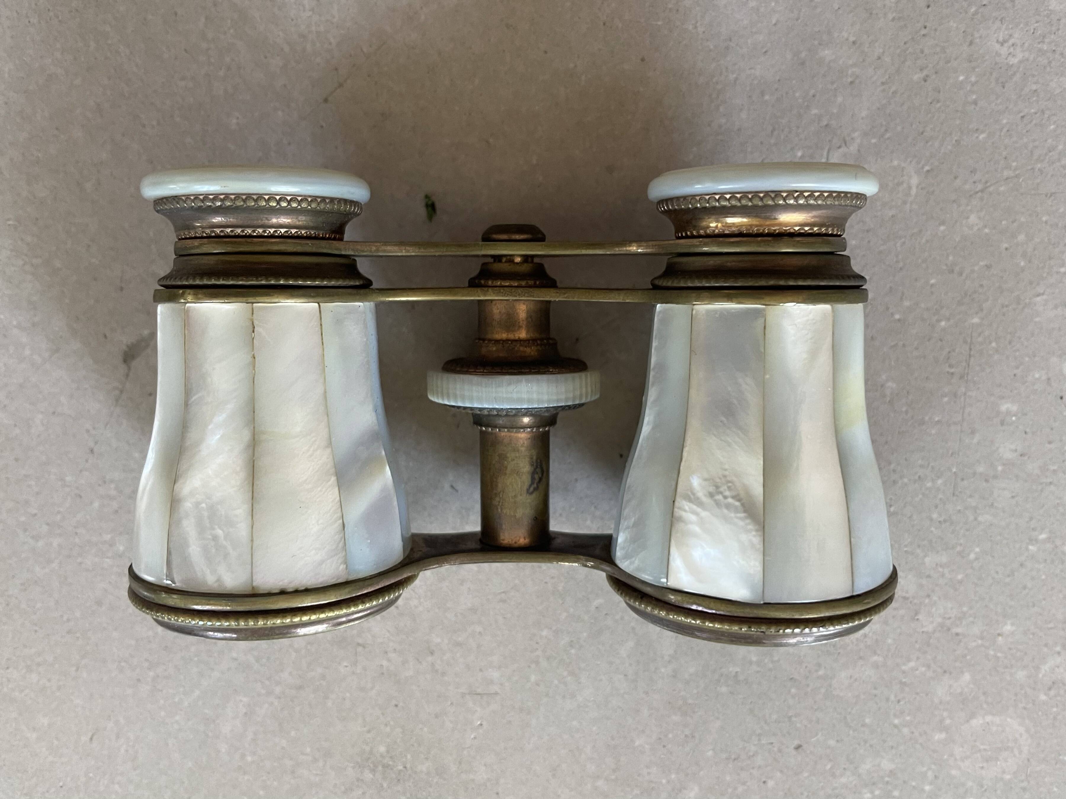 Mother-of-pearl opera binoculars