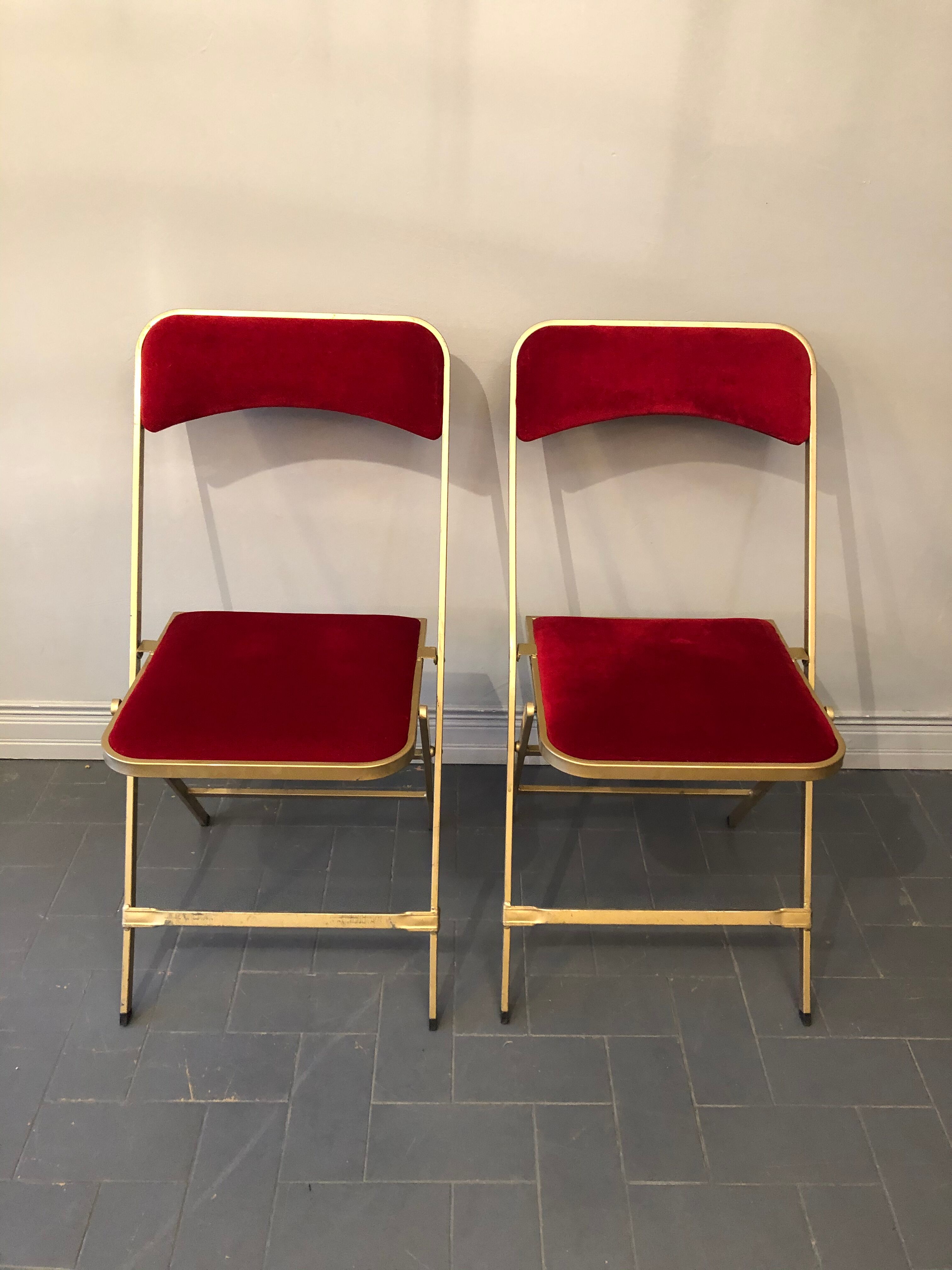 Duo of folding chairs