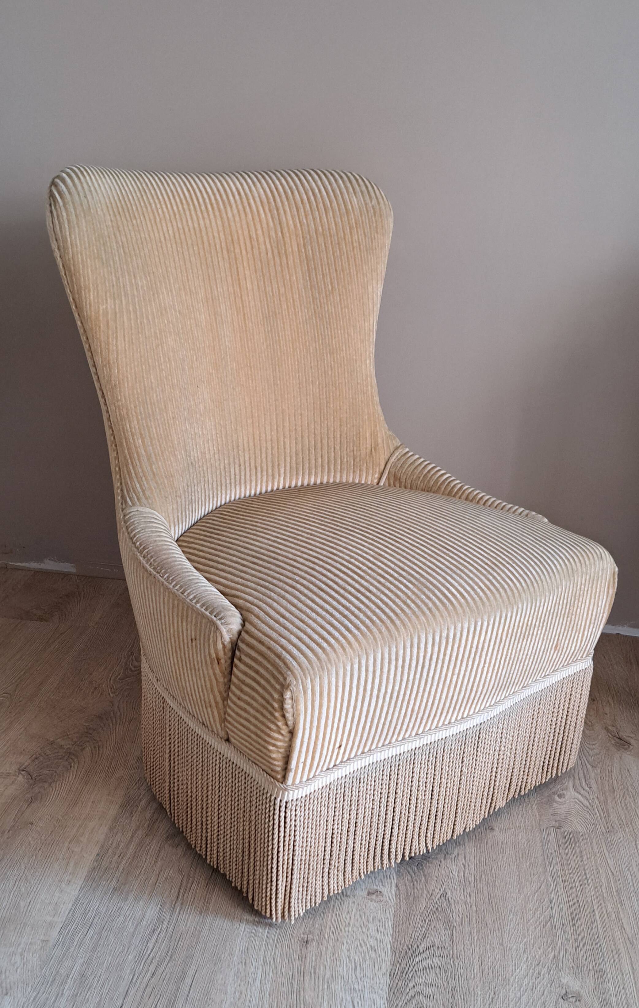 Velvet toad armchair