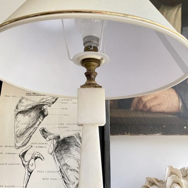 Lampe en albâtre