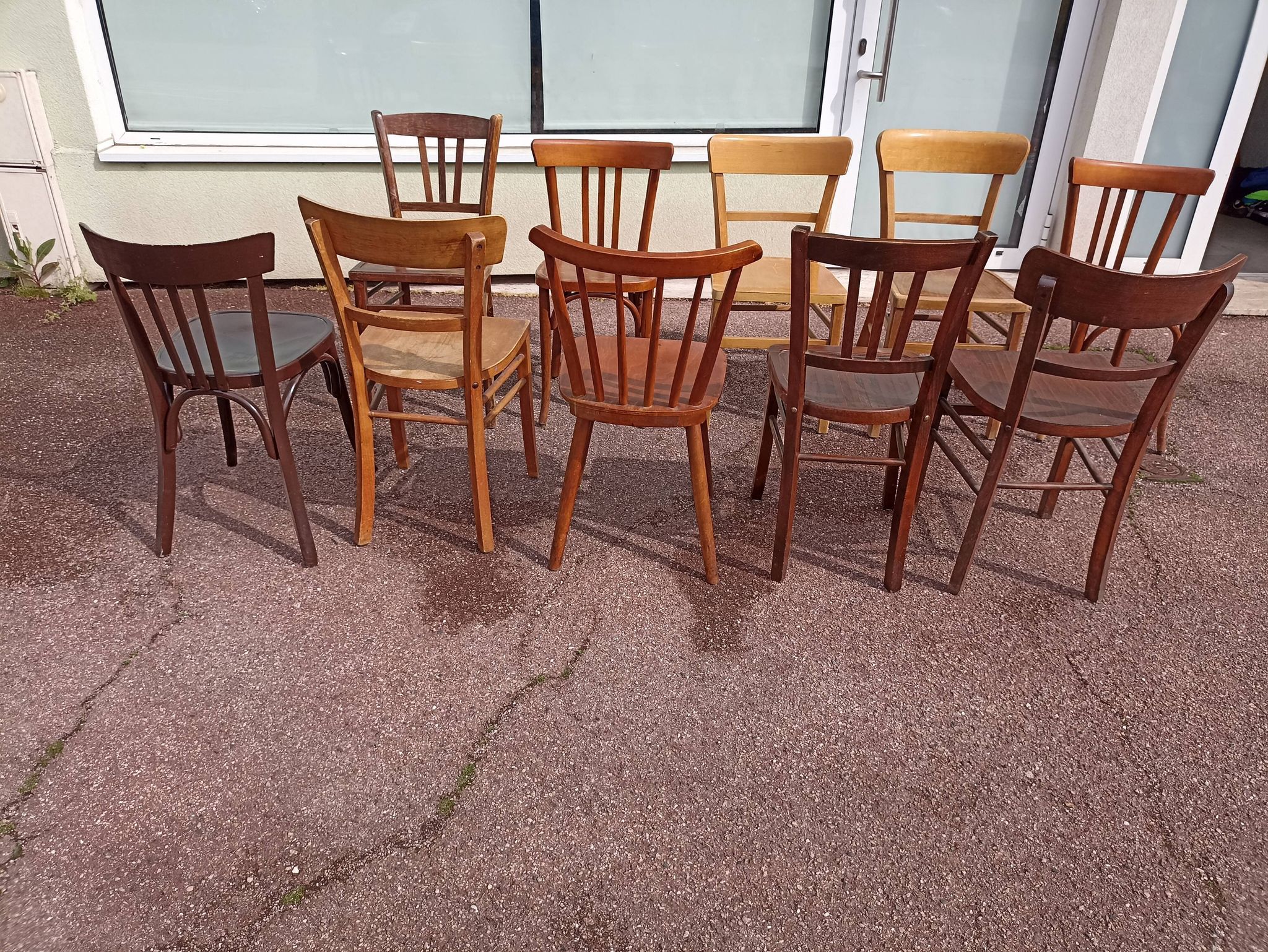 Set of 16 mismatched wooden bistro chairs - vintage - luterma