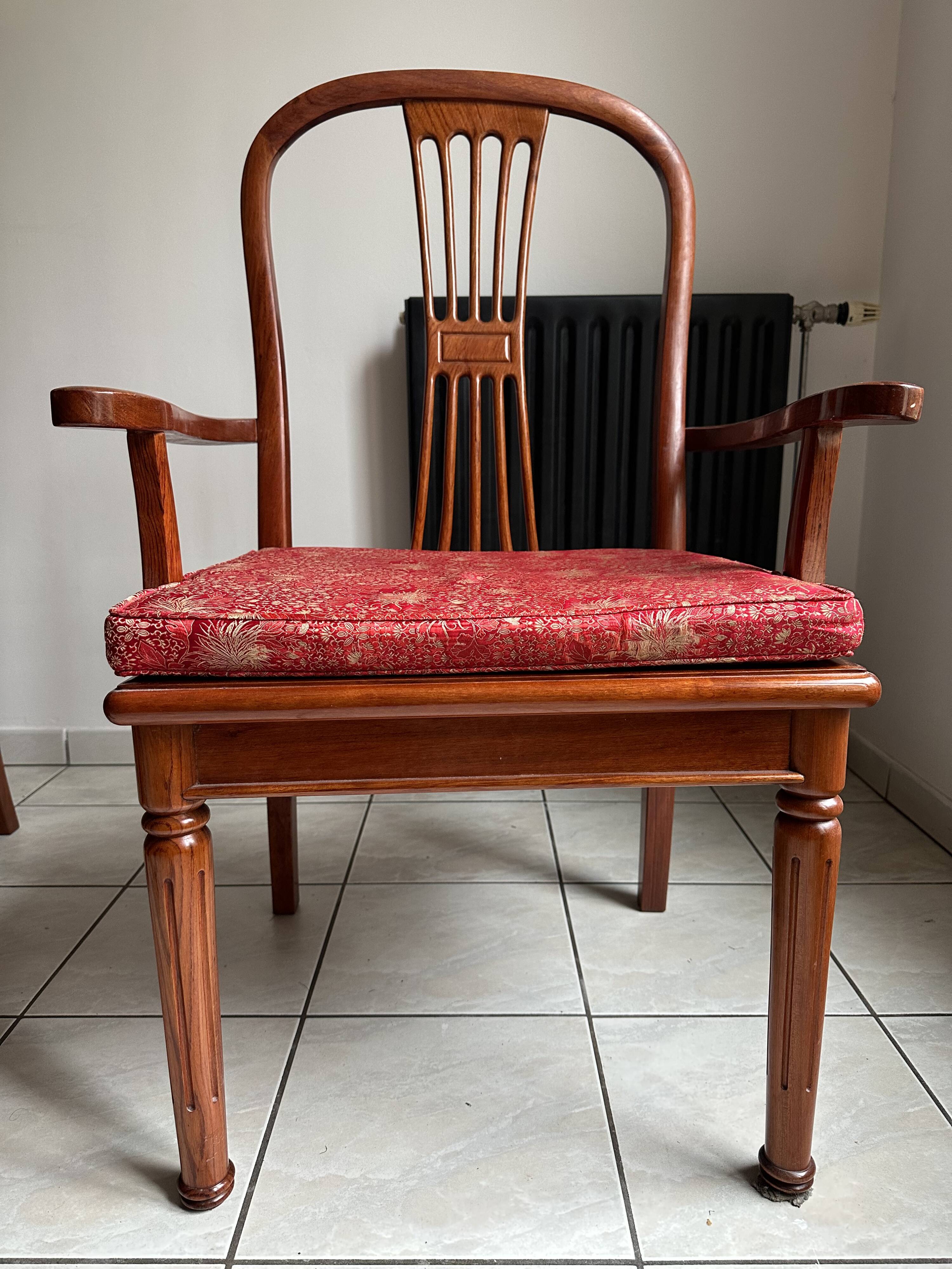 Extendable oval rosewood table + 8 chairs – Hong Chinese Furniture