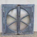 Vintage round ox eye window