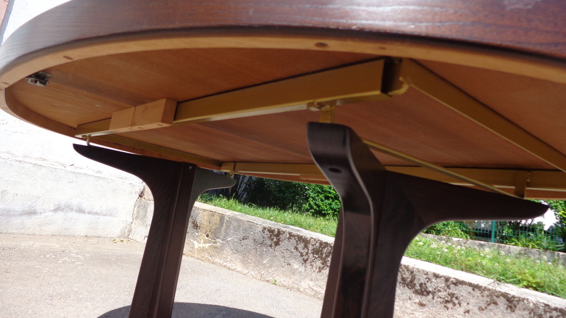 Baumann table, round or oval