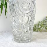 Vintage crystal vase with chiseled pattern