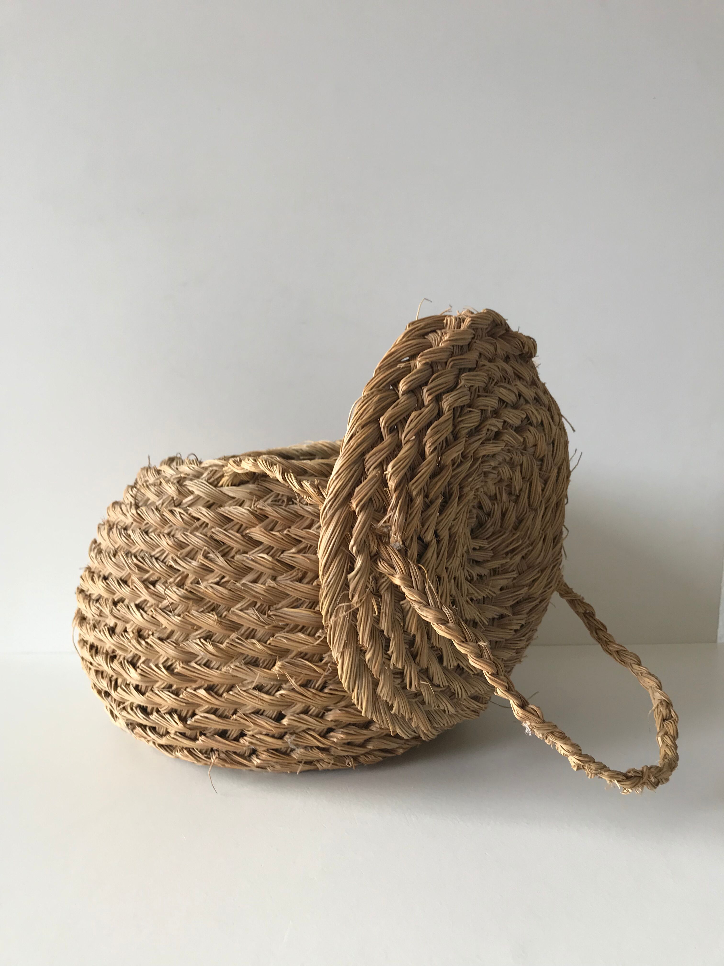 Round bohemian basket