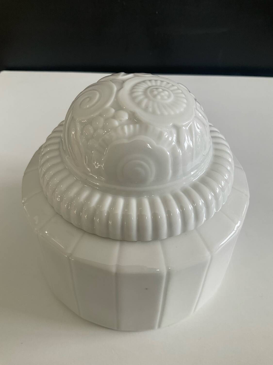 Vintage Limoges porcelain bonbonnière