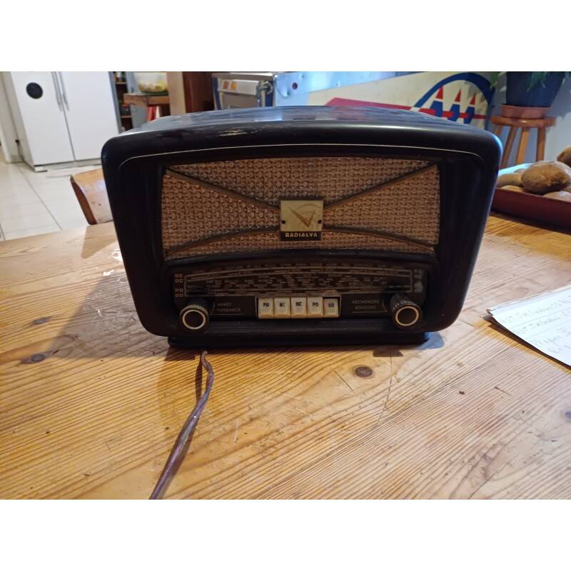 Poste radio bakélite "Radialva"