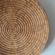 Plateau ethnique en feuille de palmier tressée
