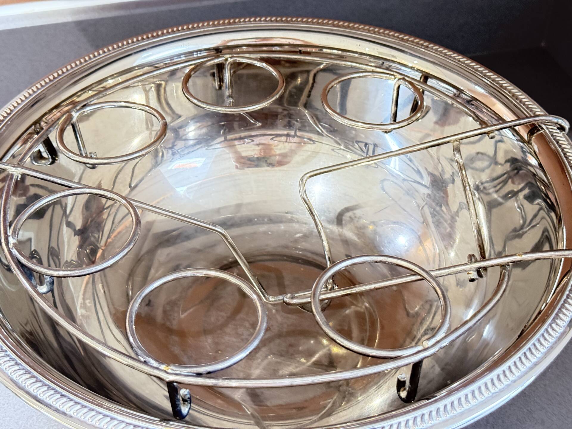 Large Luxury Silver Plated Champagne Ice Bucket / Wine Cooler on Pedestal