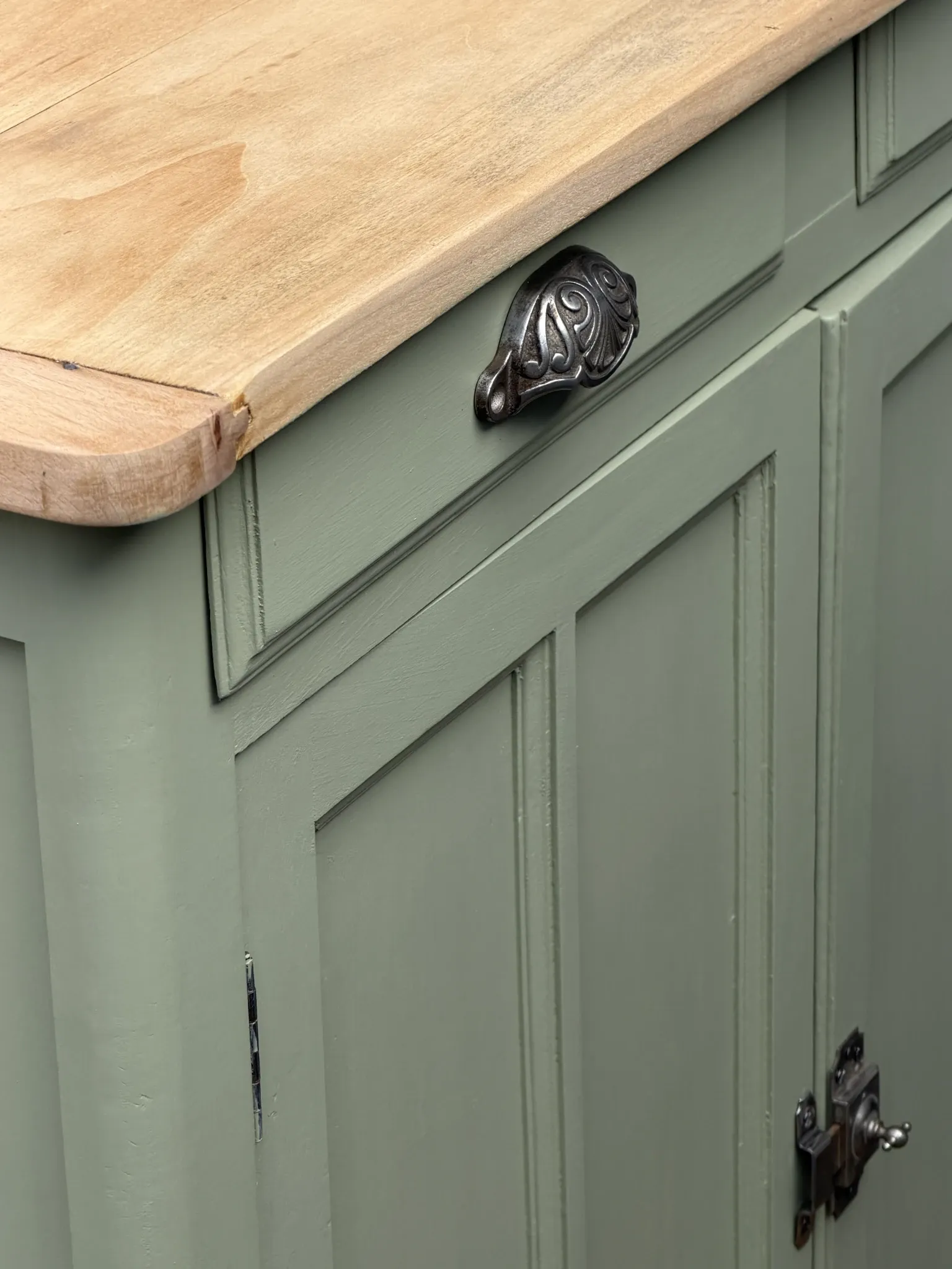 Renovated khaki Art Deco Parisian buffet in beech.