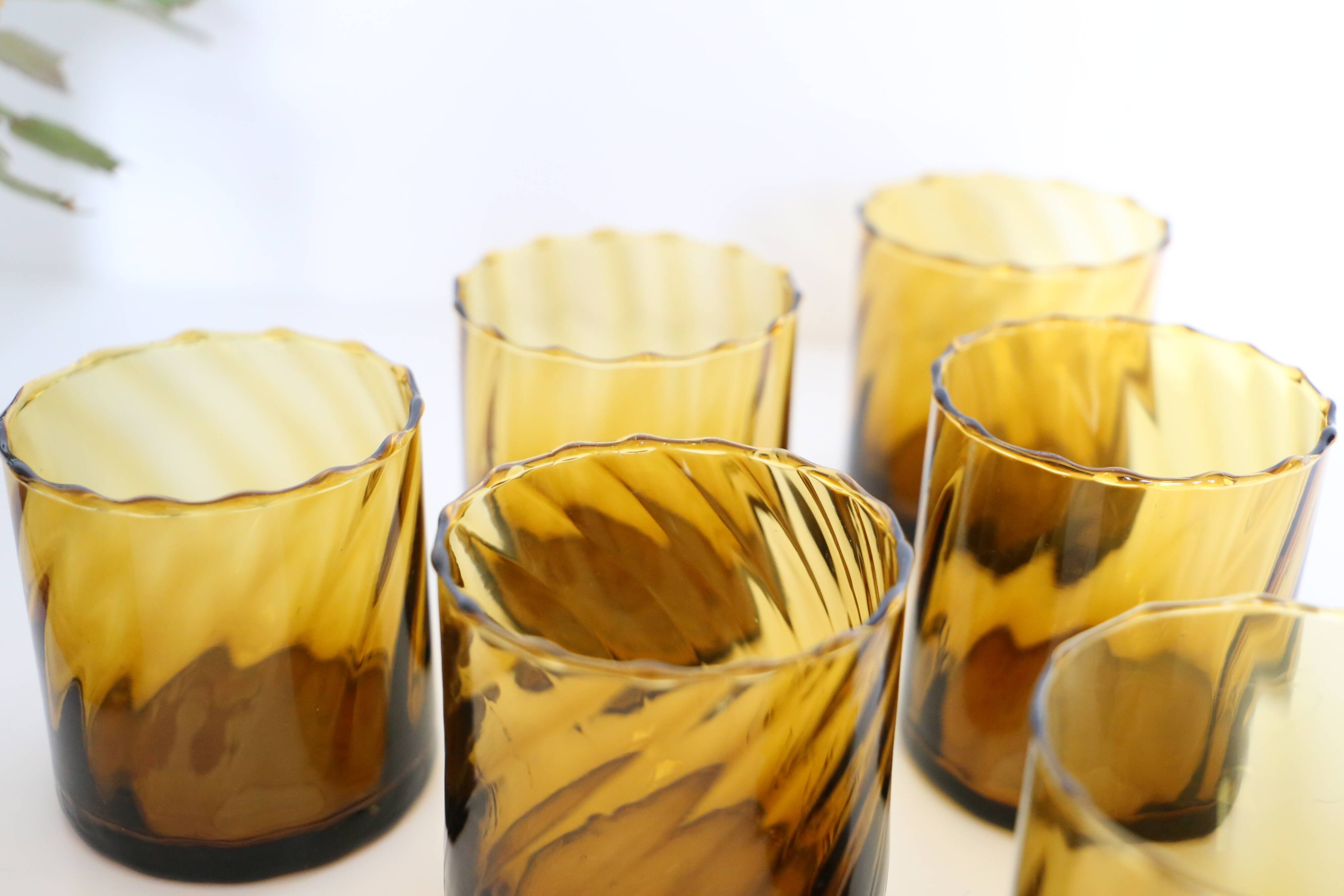 Set of lemonade glass, in wicker basket, smoked glass