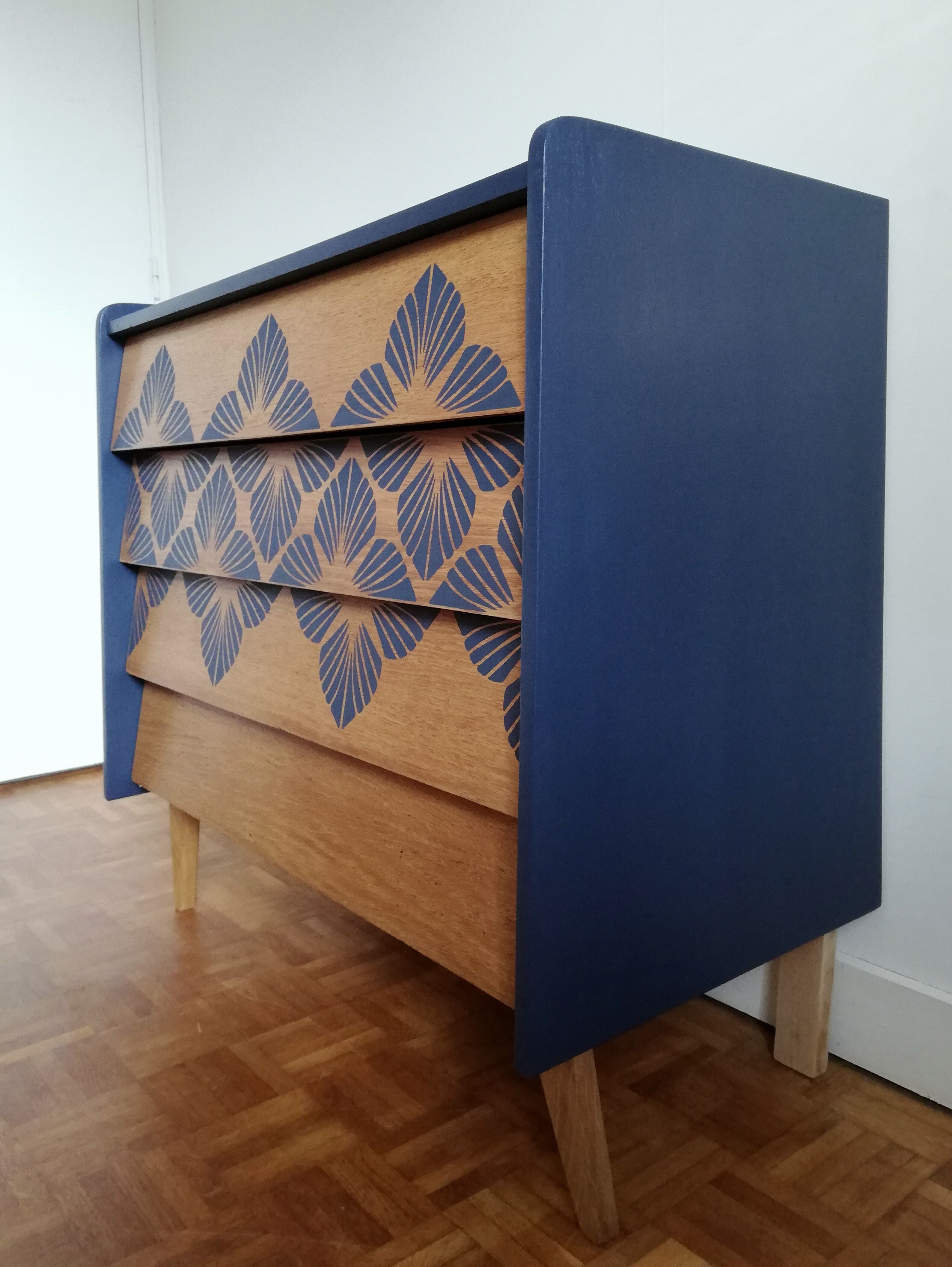 1960 Chest of drawers revisited in midnight blue