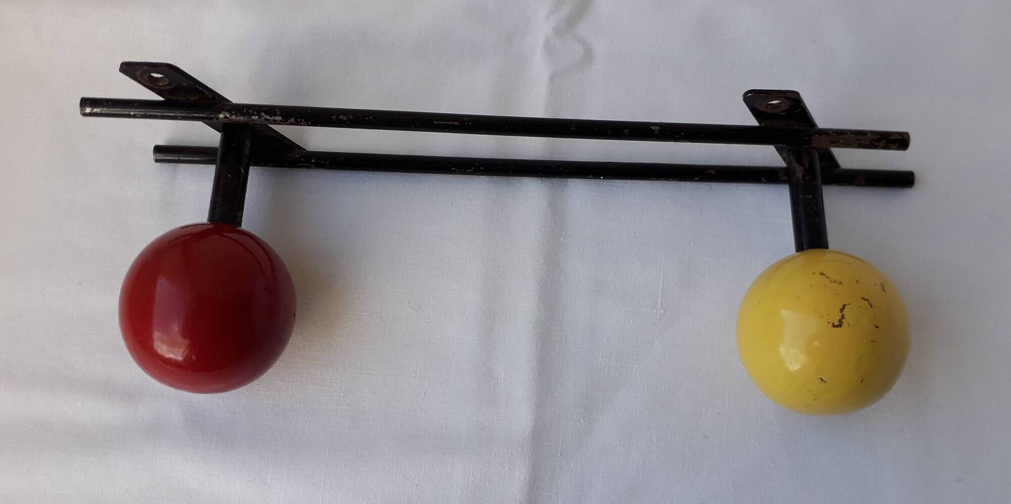 Coat rack with 2 hooks