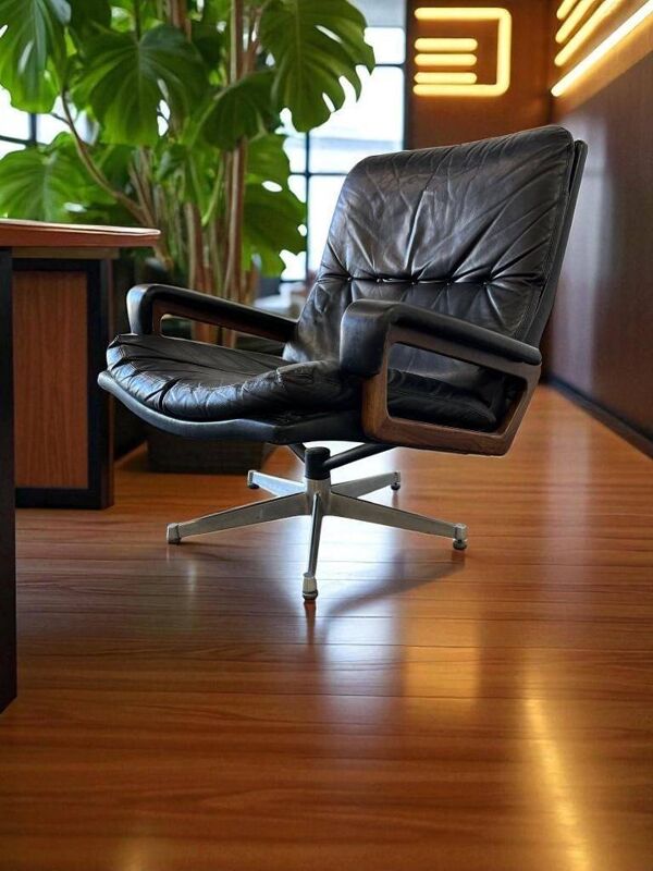 Fauteuil vintage en cuir noir / fauteuil une place Andre Vandenbeuck