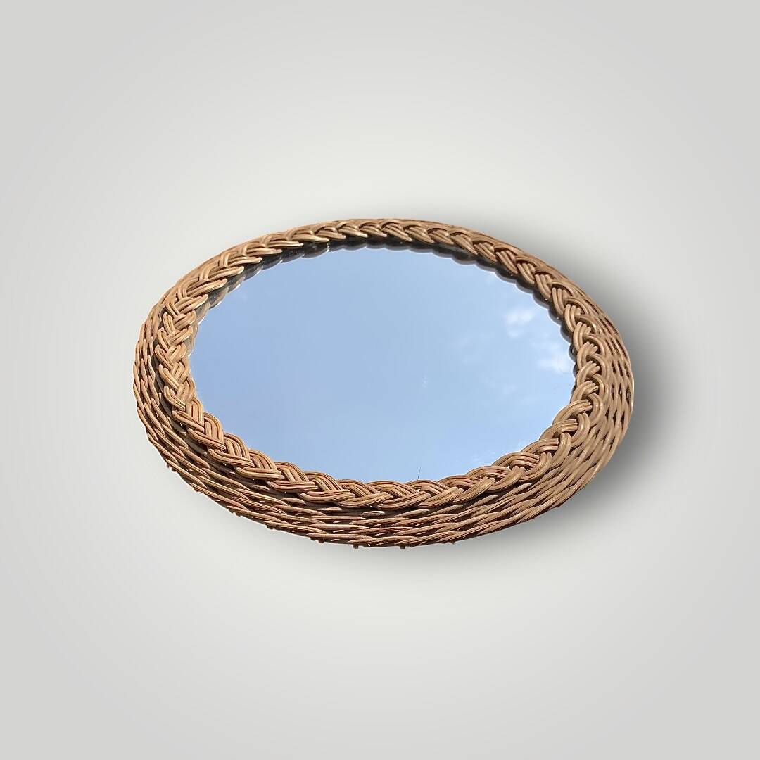 Small vintage round wicker wall mirror – 25 cm