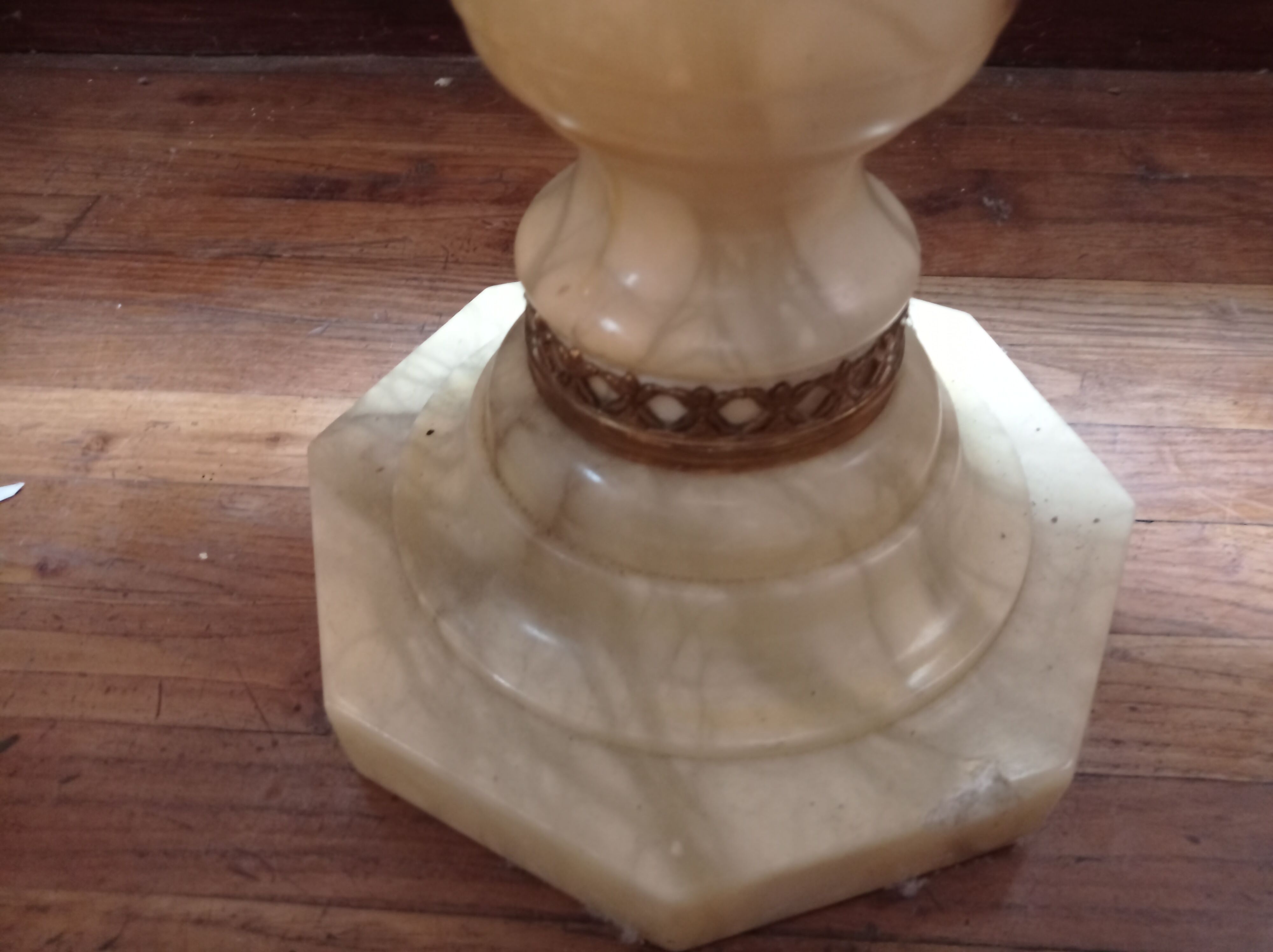 Alabaster pedestal table