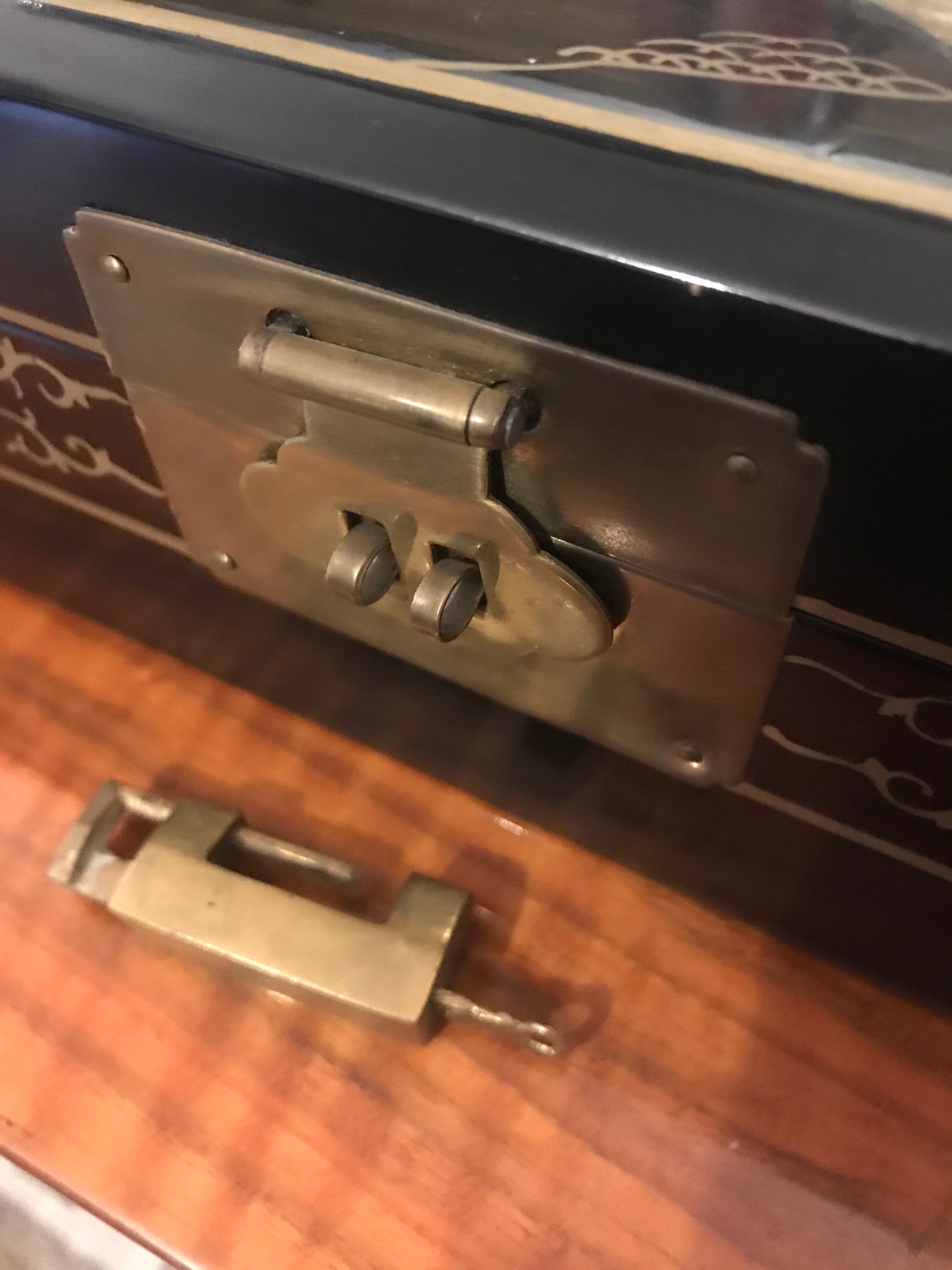 Jewelry box, hairscreas and hard stones