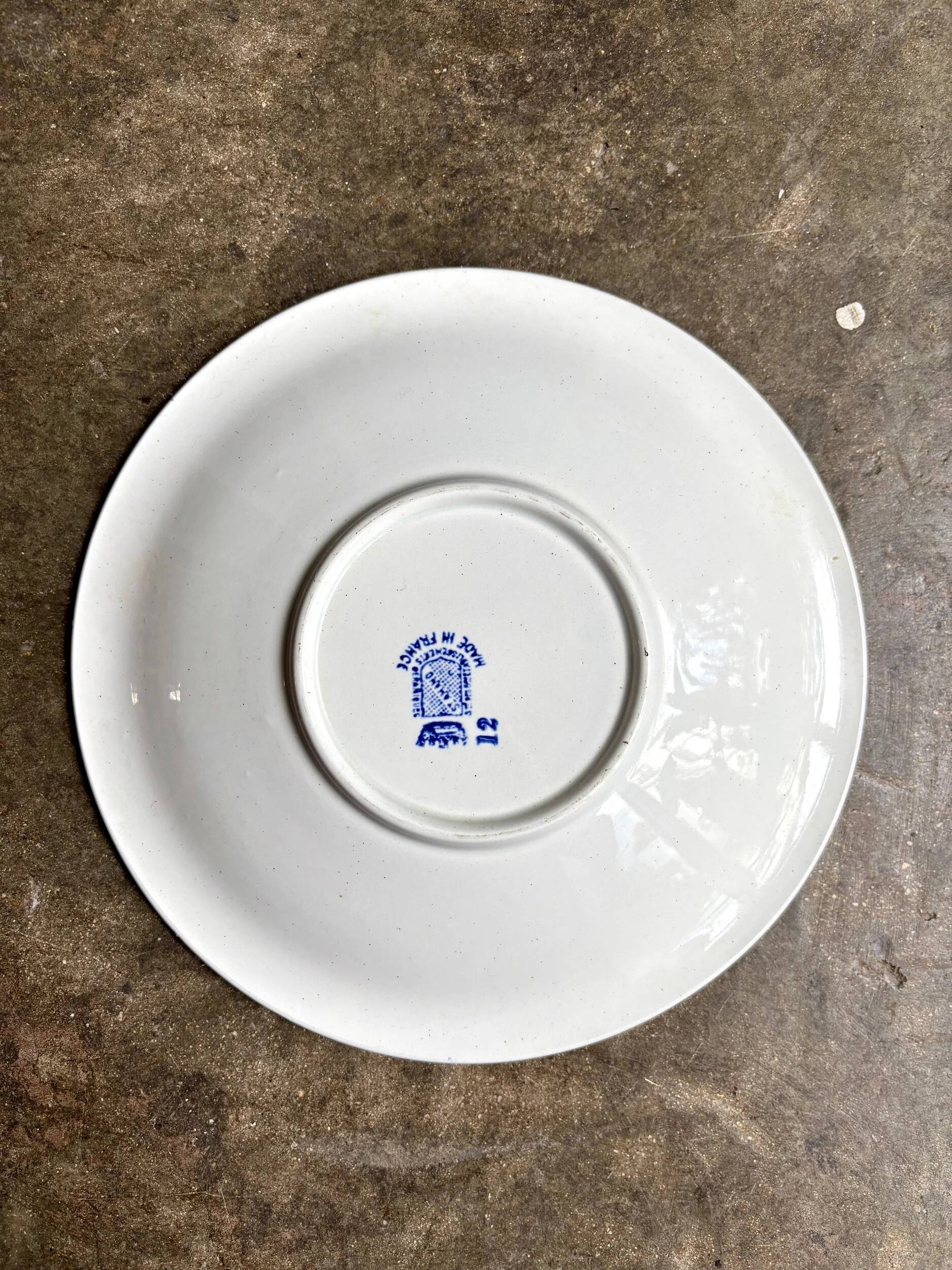 Plat calotte rond creux St Amand en faïence bleue