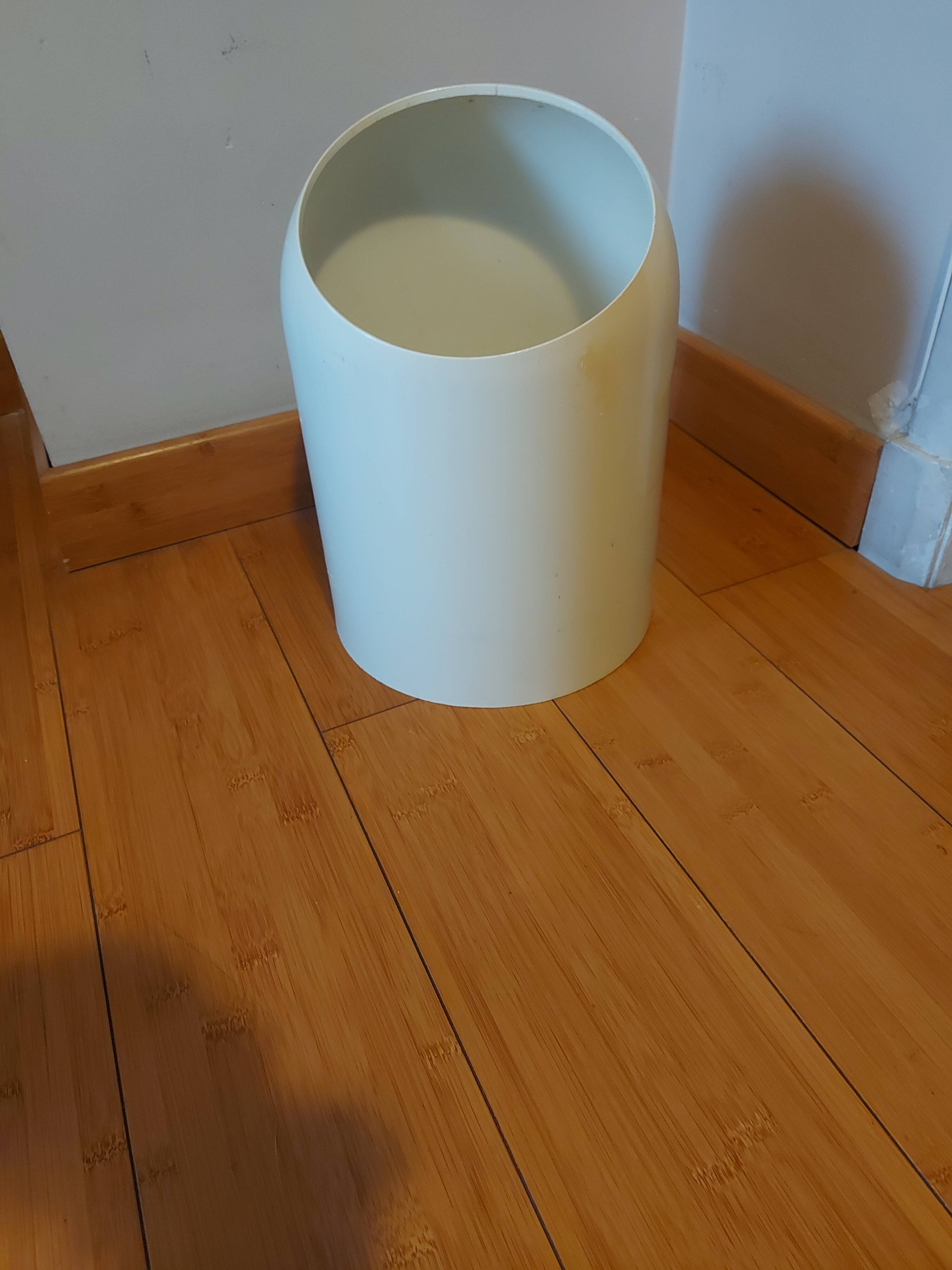 Waste paper basket , design Makio Hasuike , Italy