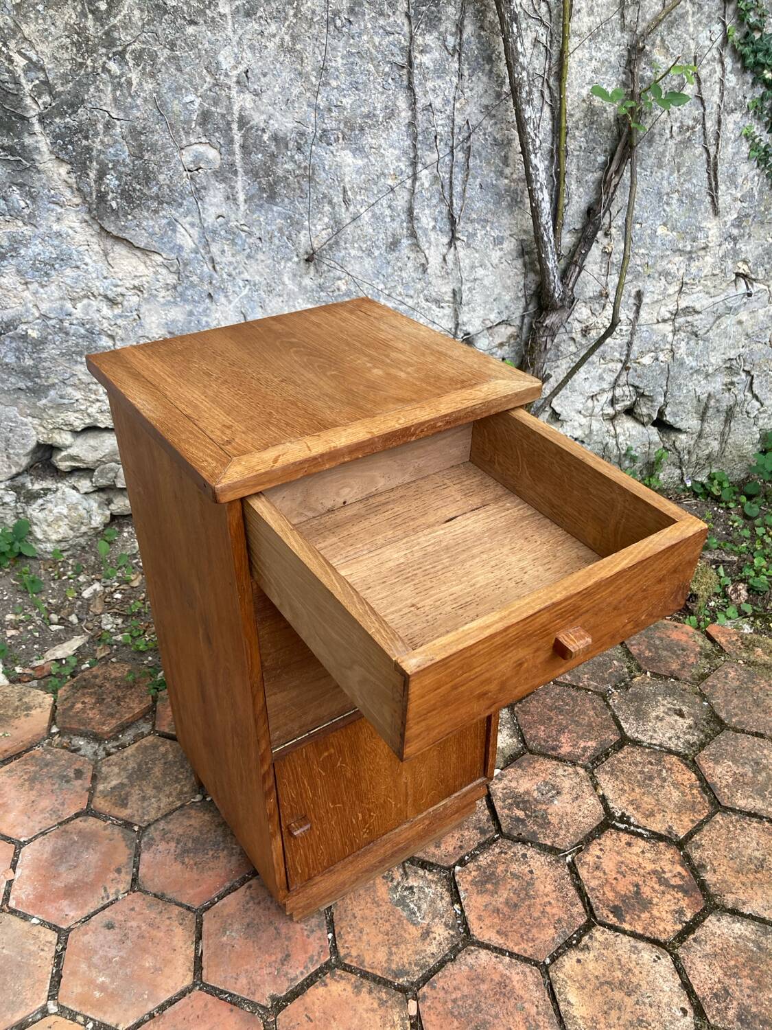 Meuble de rangement ancien