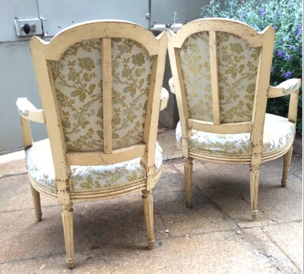 Très belle paire de fauteuils cabriolets d’epoque Louis XVI