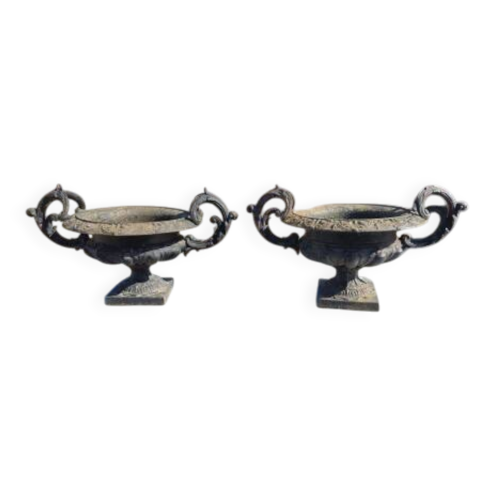 Paire de vases en fonte à oreilles, 19ème