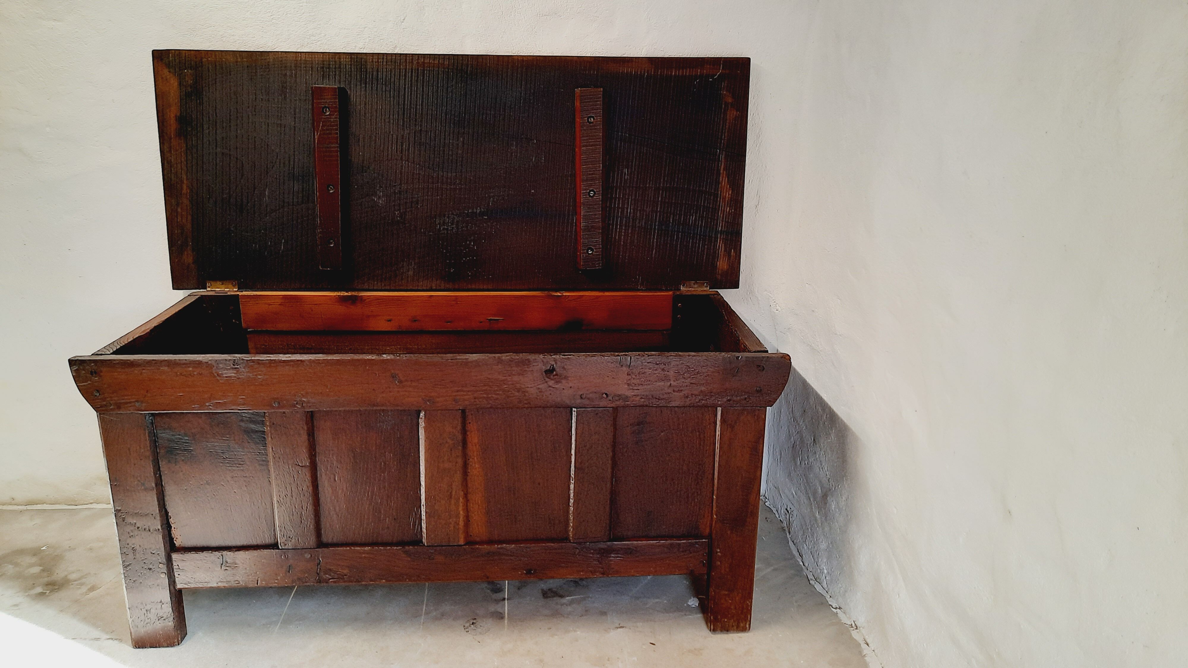 Massive oak chest bench