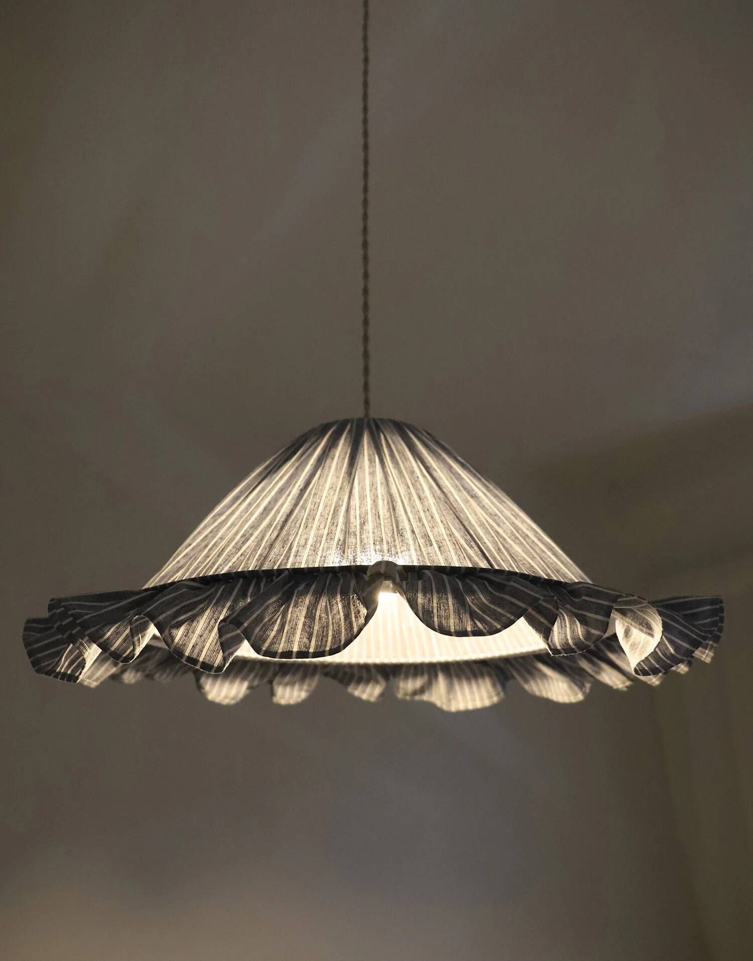 Suspension Emilia, pleated lampshade with frills, blue stripes.