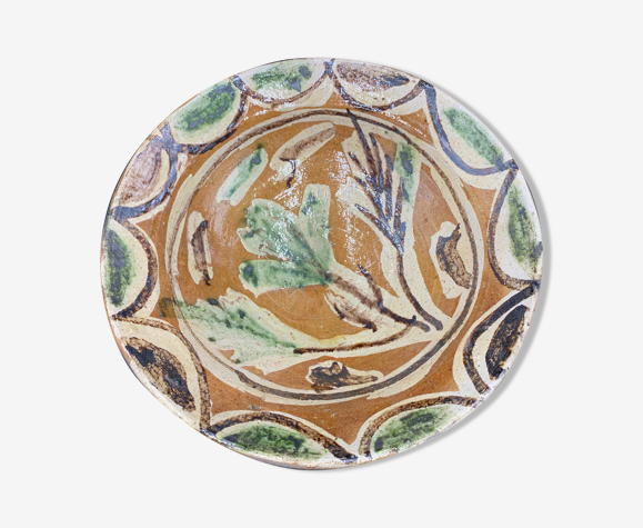 Ancien plat en terre-cuite vernissée à décor floral polychrome, pakistan multan
