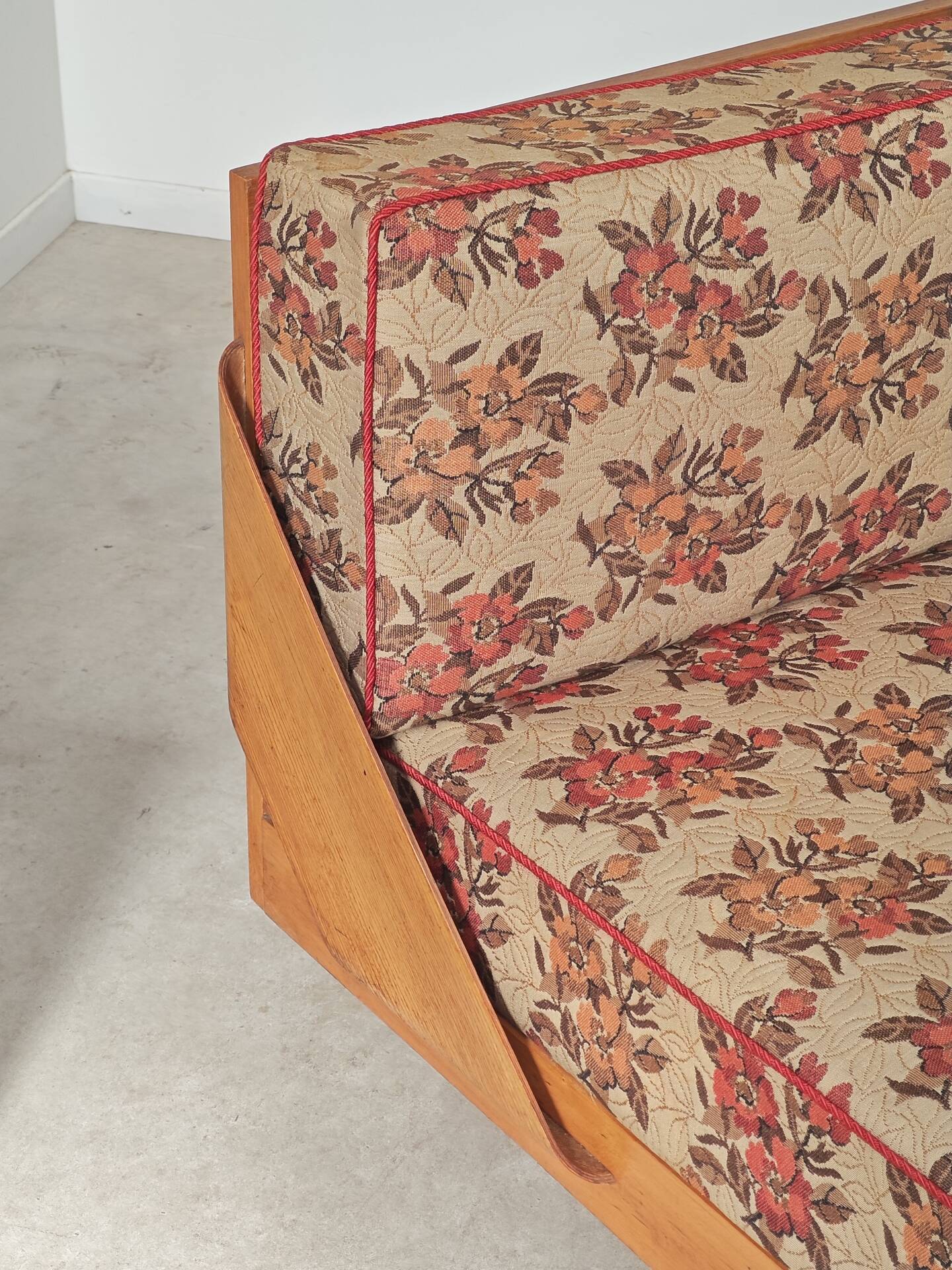 Folding sofa bed Canapé banquette Interier Praha 1960 floral pattern fabric