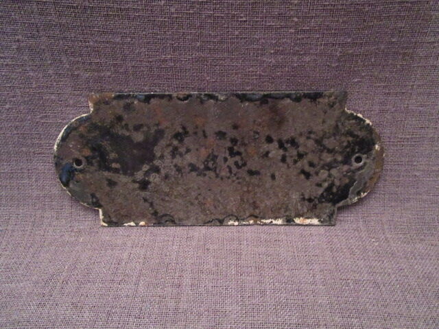 Old enamelled plaque of parisian building "4th floor"