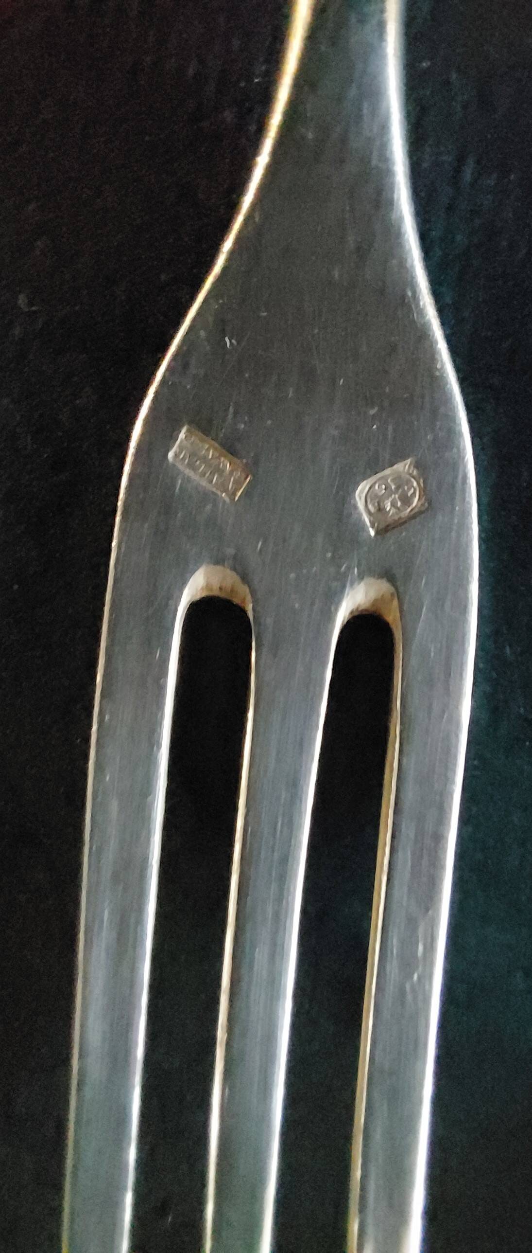 Silver-plated metal dessert forks, Cailar Bayard hallmark, set of three