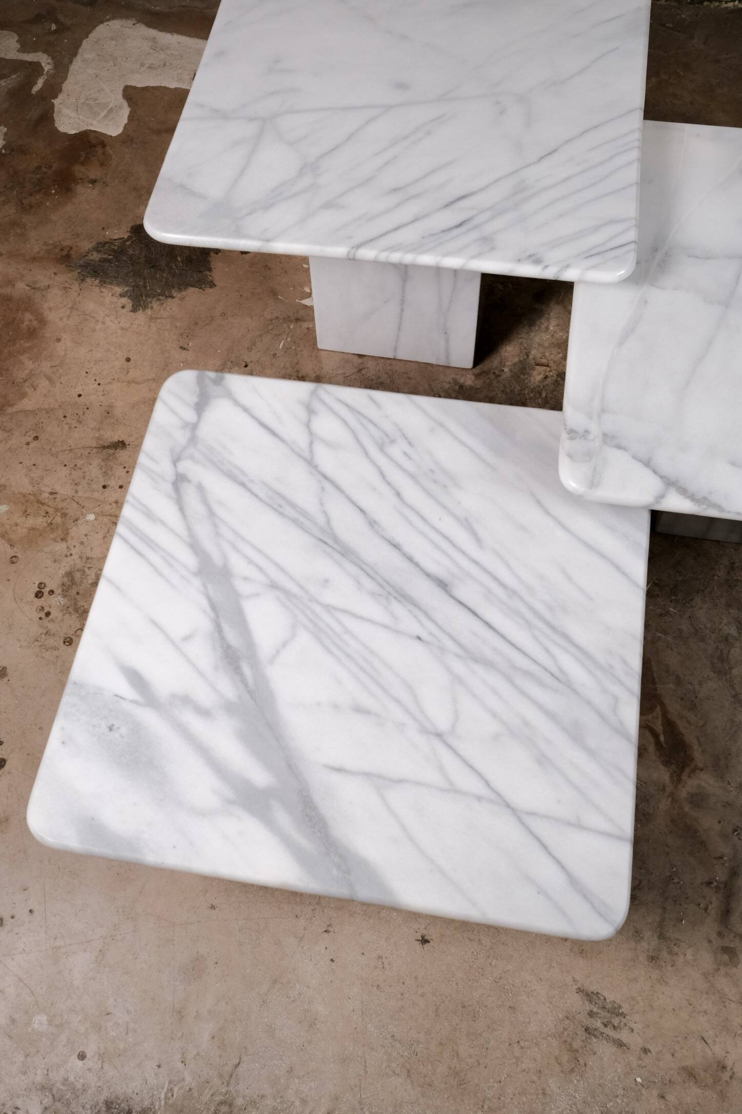 Série de 3 tables basses gigognes en marbre, Italie, 1980s