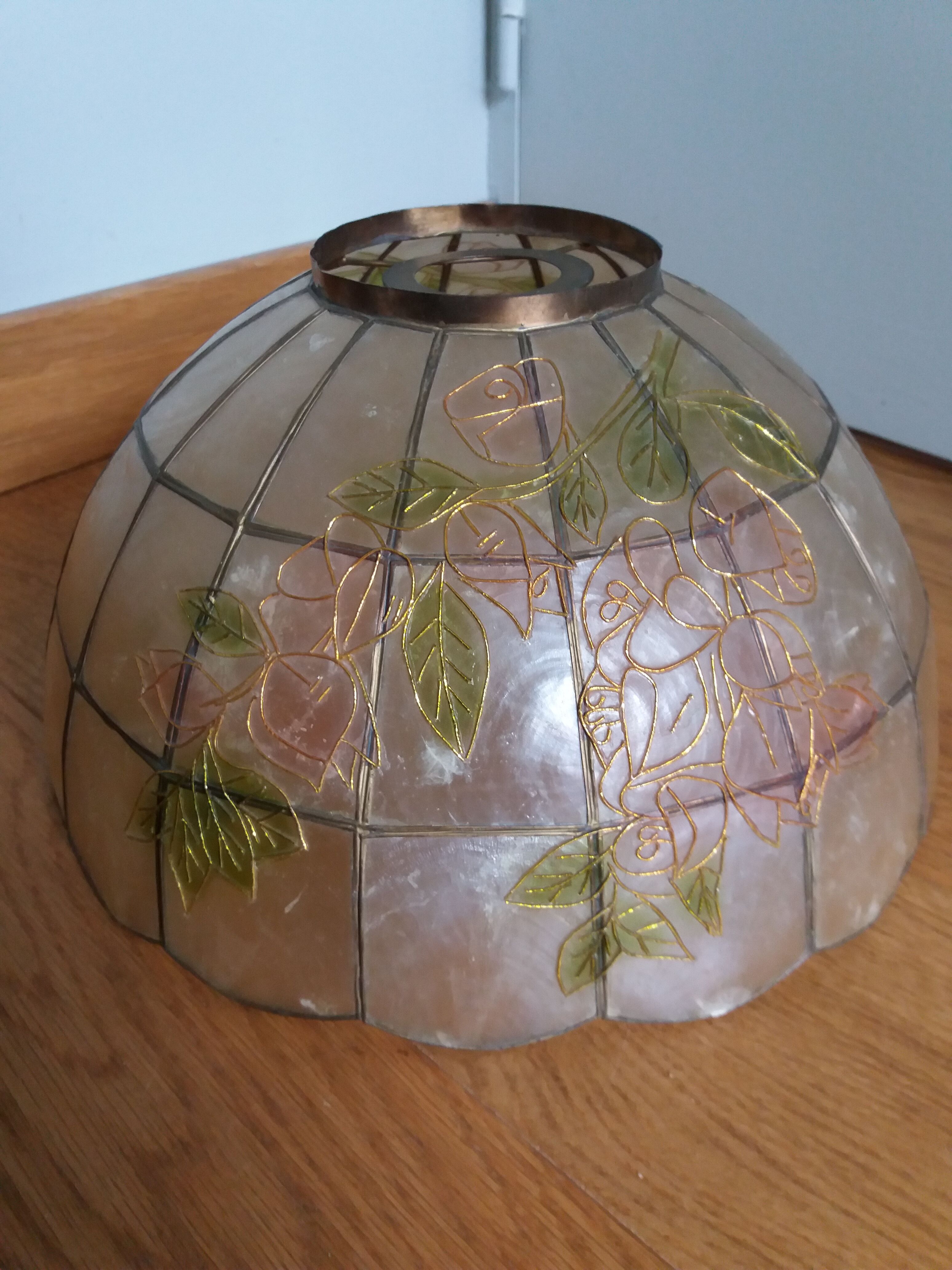 Mother-of-pearl abat day for suspension