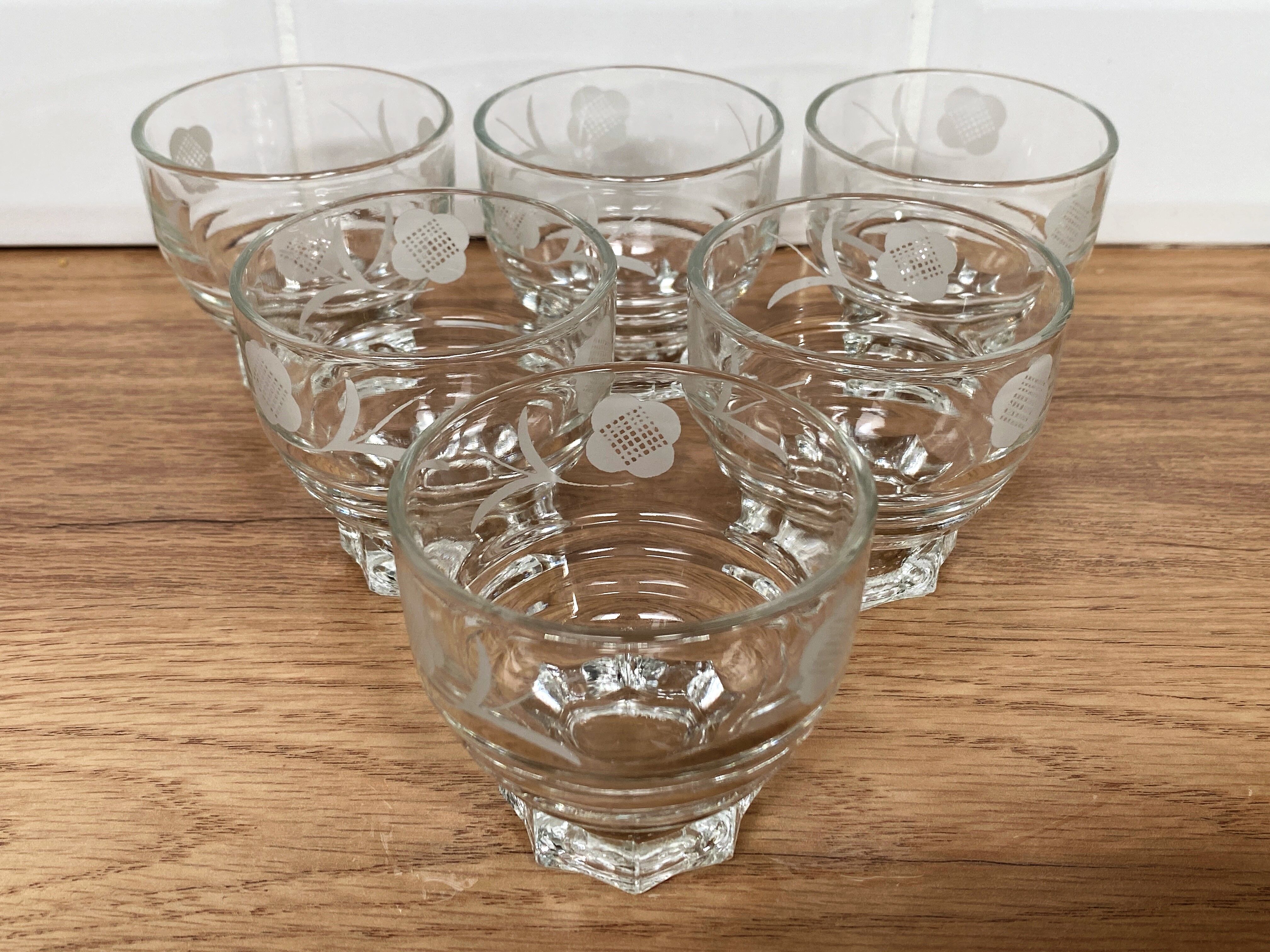 6 silkscreened vintage glasses