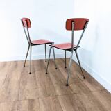 Paire de chaises en formica rouge
