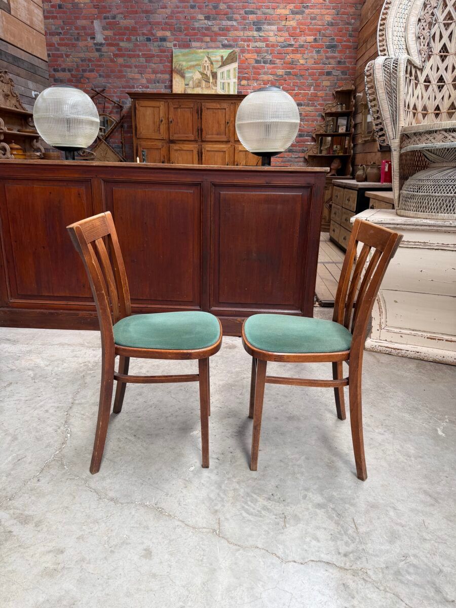 Suite de 14 chaises de bistrot