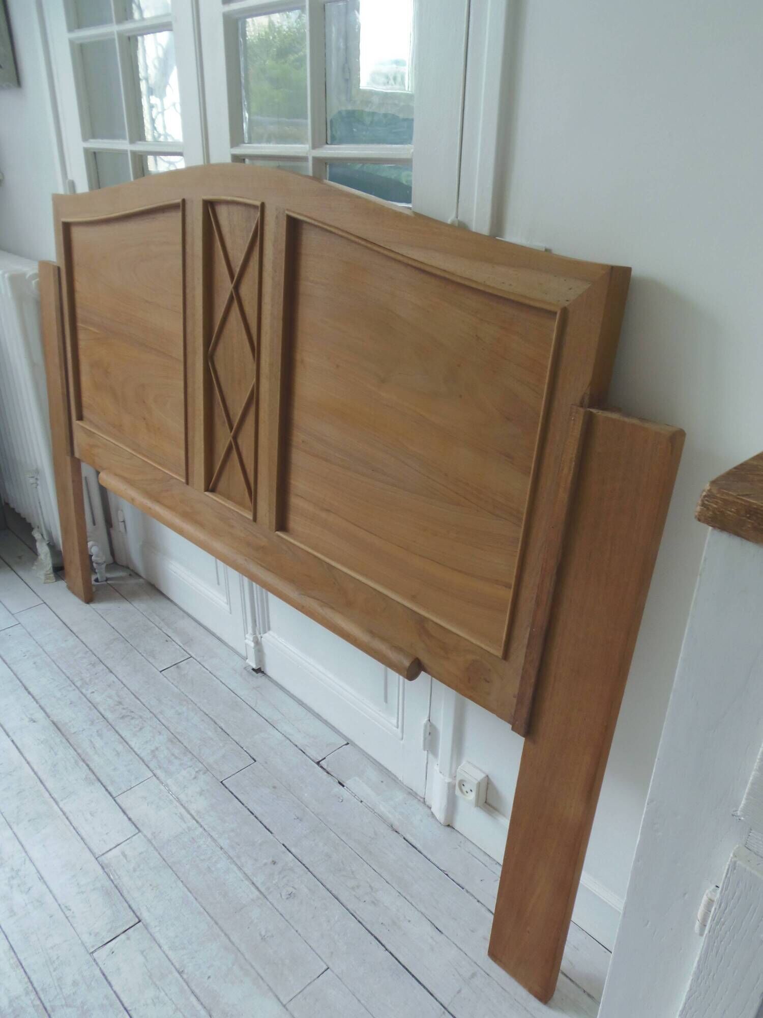 Headboard for a 160 bed in solid walnut. Unique piece made from old elements.