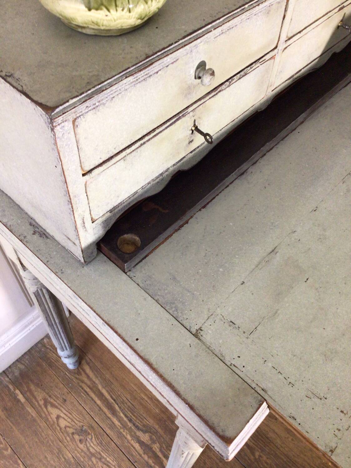 Desk happiness of the day 19th century