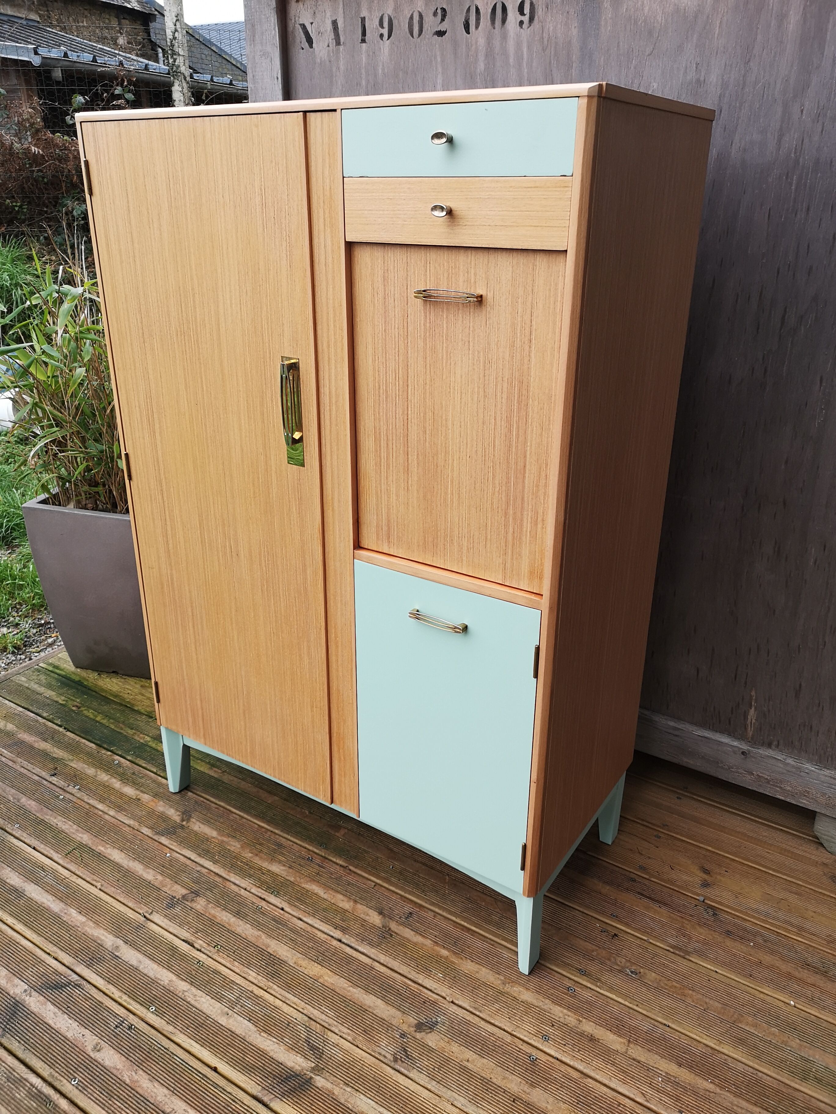 English wardrobe 60