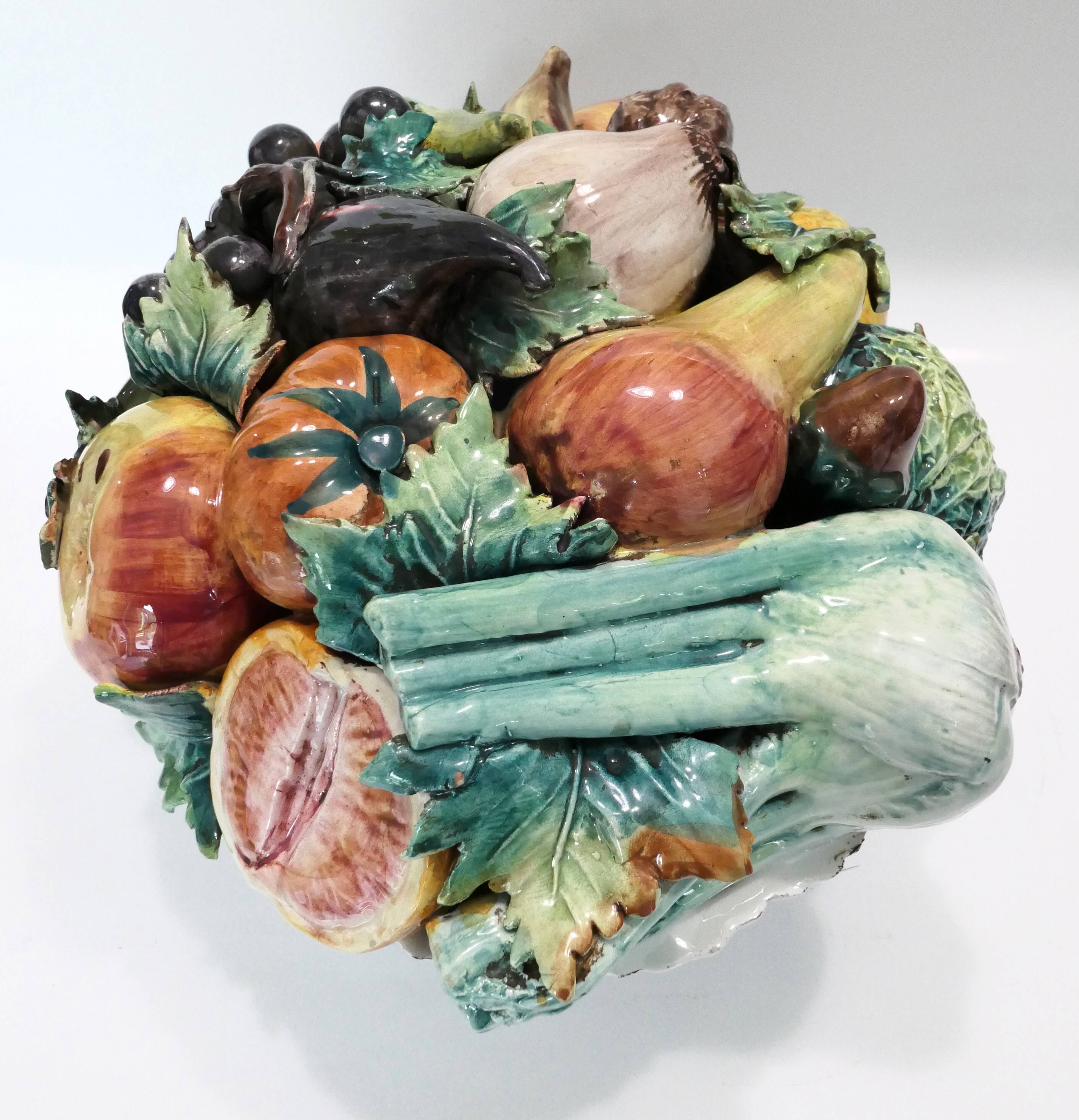 Coupe fruits et légumes en trompe l'oeil en céramique fin 19e