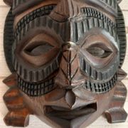 Masque tribal en bois