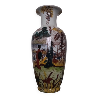 Victoria porcelain vase